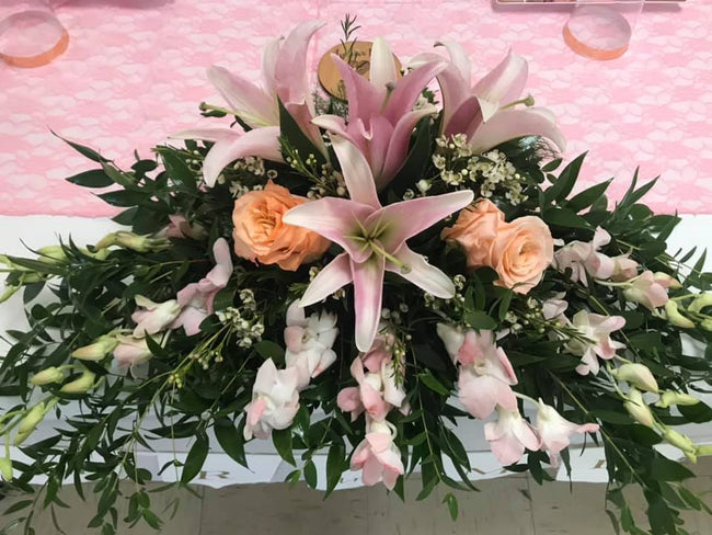 Pink Lily Sweet Heart Table